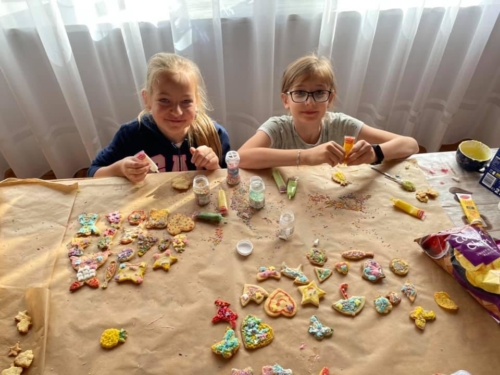 246346137 399837848318483 1969179904136780326 n